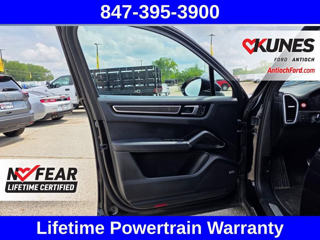 Used 2019 Porsche Cayenne S AWD/4WD image 19