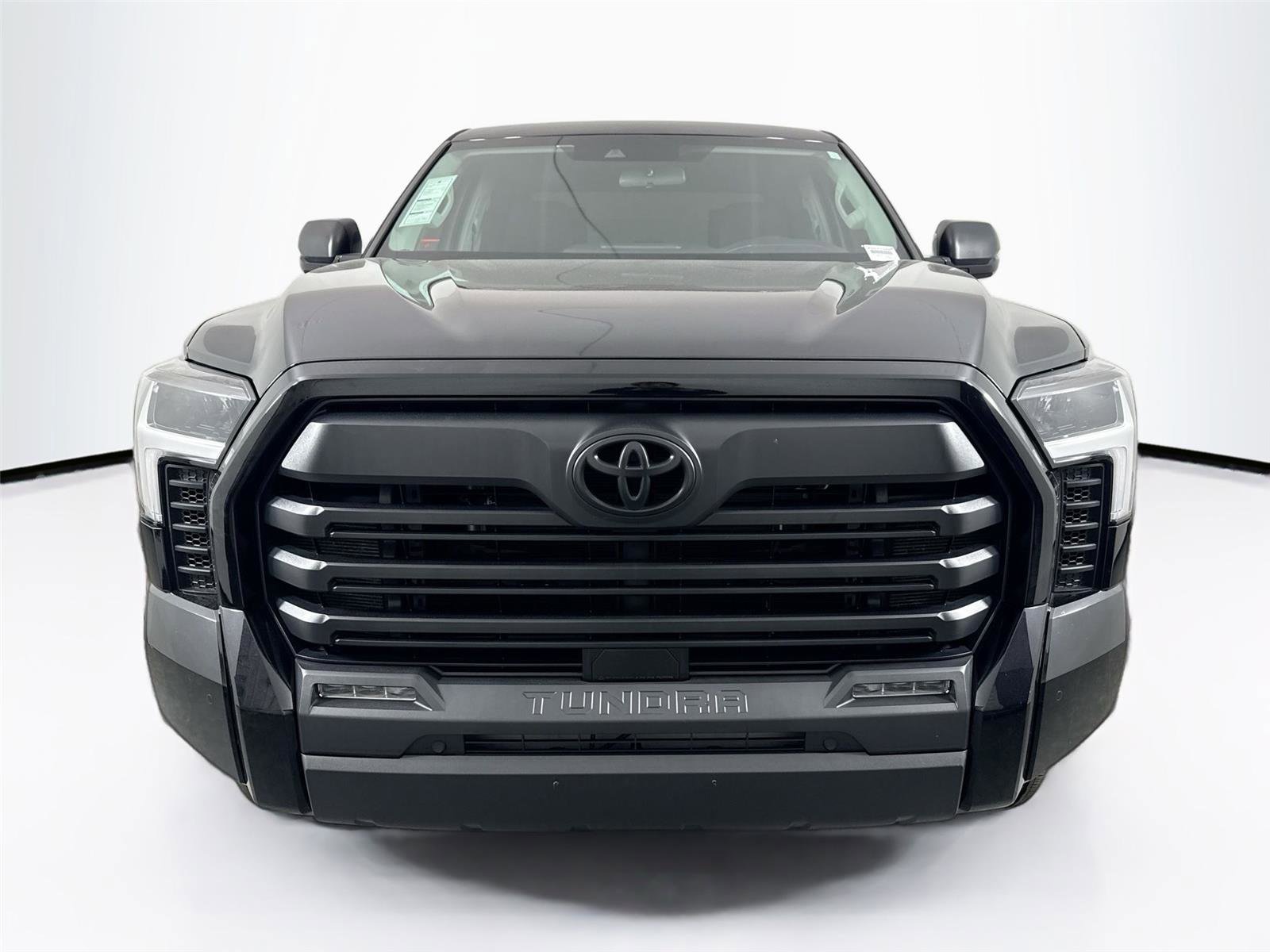 Used 2023 Toyota Tundra SR5 w/ SR5 Convenience Package AWD/4WD image 8