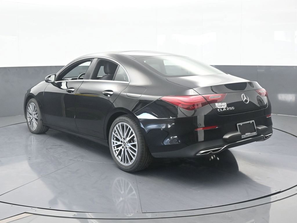 Used 2025 Mercedes-Benz CLA 250 image 4