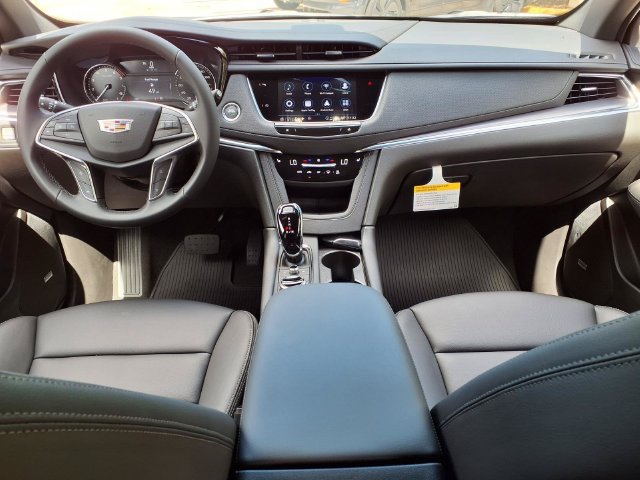 New 2026 Cadillac XT5 Luxury AWD/4WD image 11