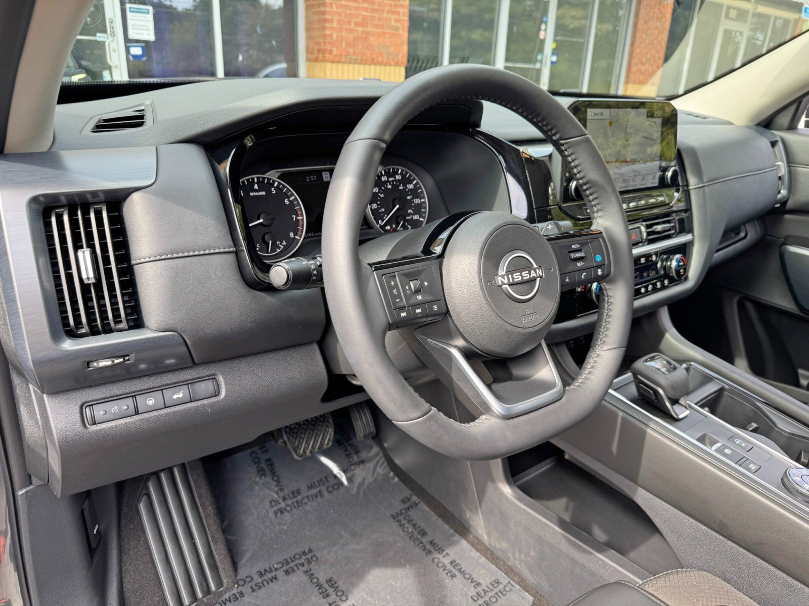 Used 2025 Nissan Pathfinder SL AWD/4WD image 12