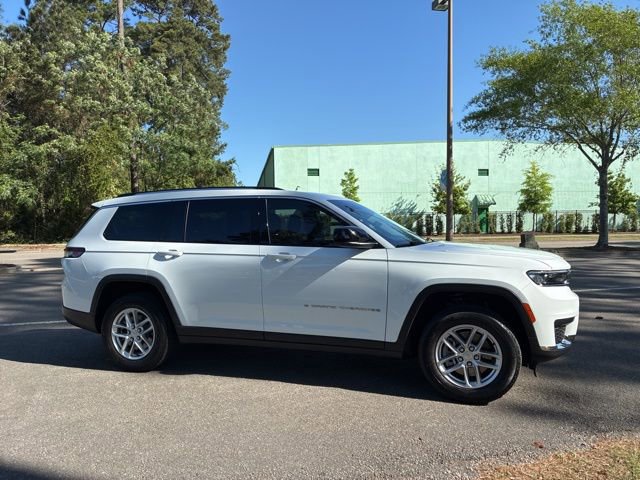 Used 2023 Jeep Grand Cherokee L Laredo w/ Luxury Tech Group I RWD image 2