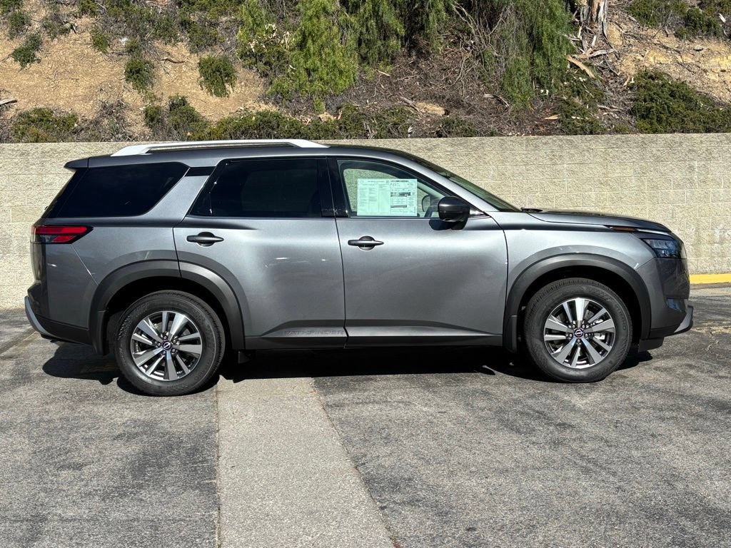 New 2025 Nissan Pathfinder SL FWD image 2