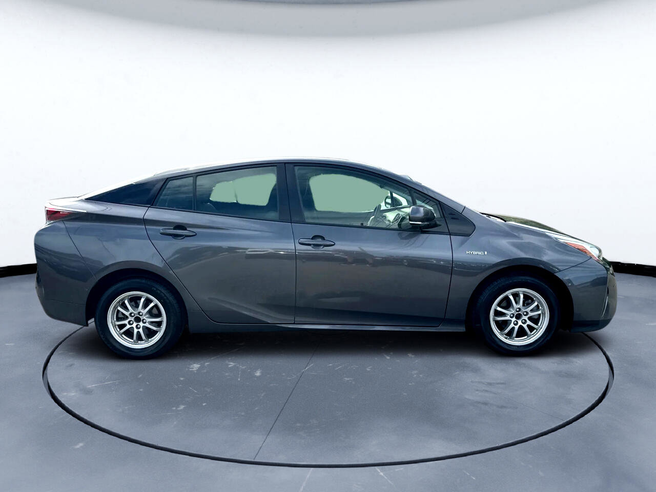 Used 2018 Toyota Prius Two image 9
