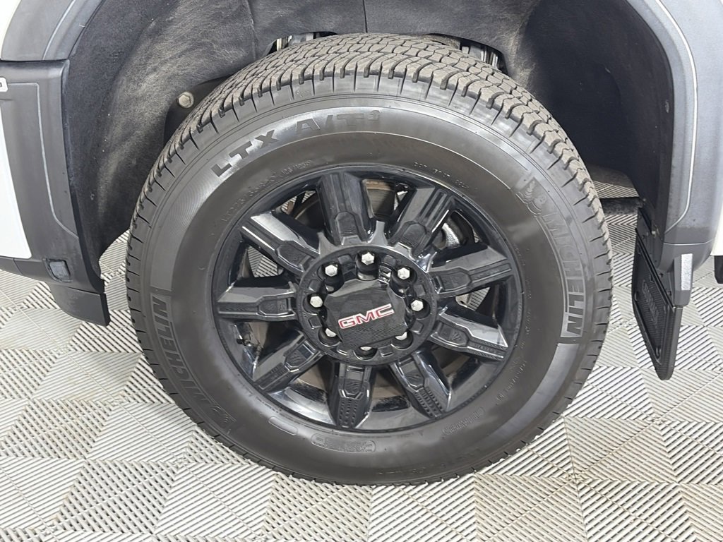 Used 2024 GMC Sierra 3500 AT4 w/ Technology Package image 8