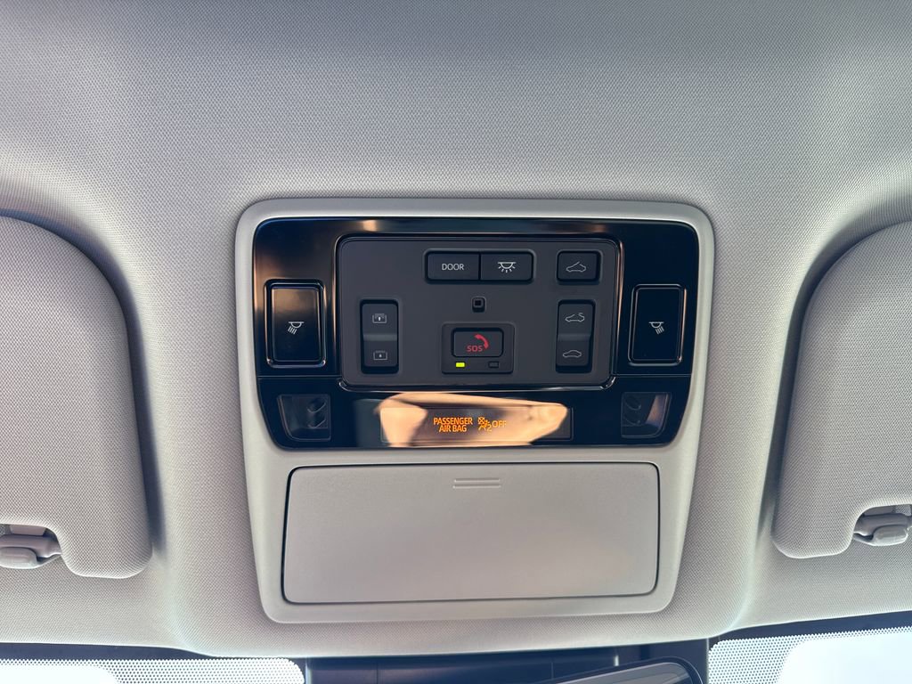 Used 2025 Toyota Grand Highlander AWD Hybrid image 27