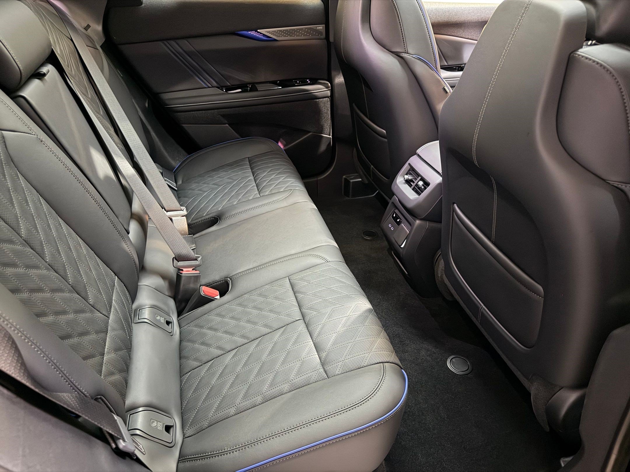 New 2026 Cadillac Optiq V AWD/4WD image 51