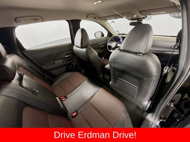 Used 2025 Nissan Kicks SR AWD/4WD image 28