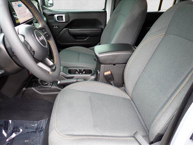 Used 2024 Jeep Wrangler Unlimited AWD/4WD image 10