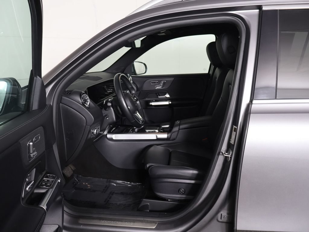Used 2023 Mercedes-Benz GLB 250 4MATIC w/ Premium Package image 29