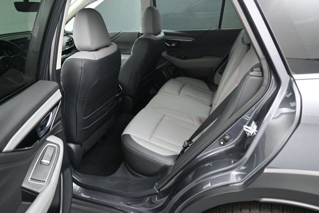 Used 2025 Subaru Outback Limited AWD/4WD image 17