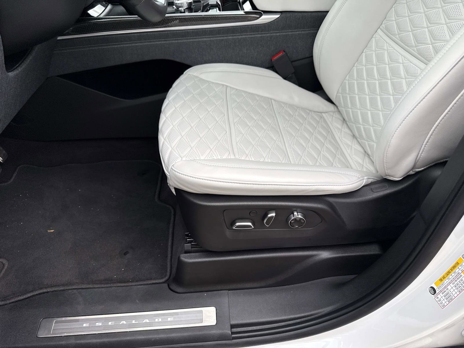 Used 2025 Cadillac Escalade V image 22