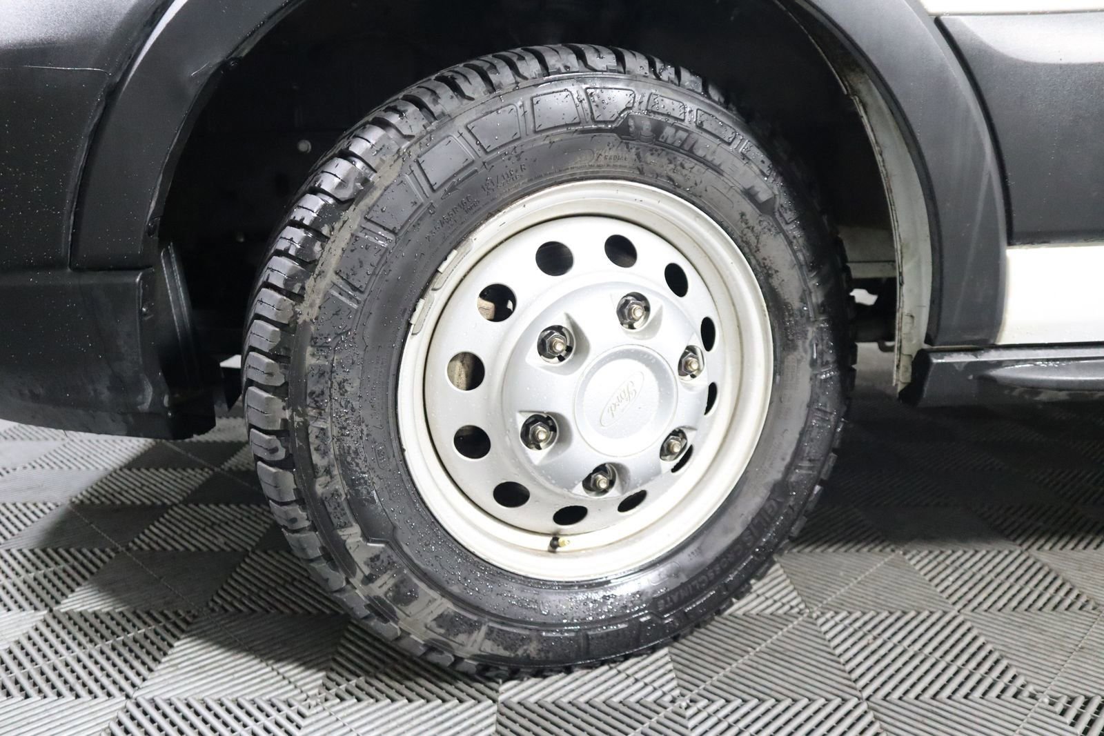 Used 2020 Ford Transit 150 Low Roof AWD image 25