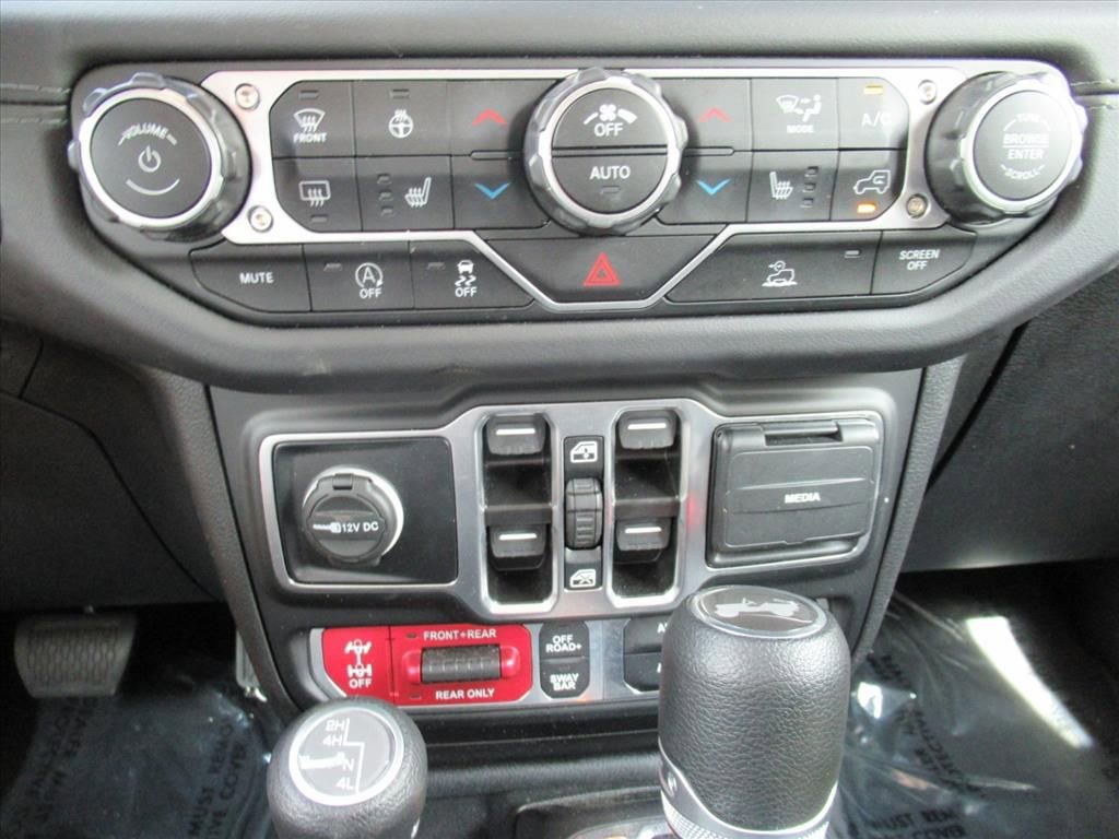 Certified 2025 Jeep Wrangler Unlimited Rubicon w/ Convenience Group AWD/4WD image 24