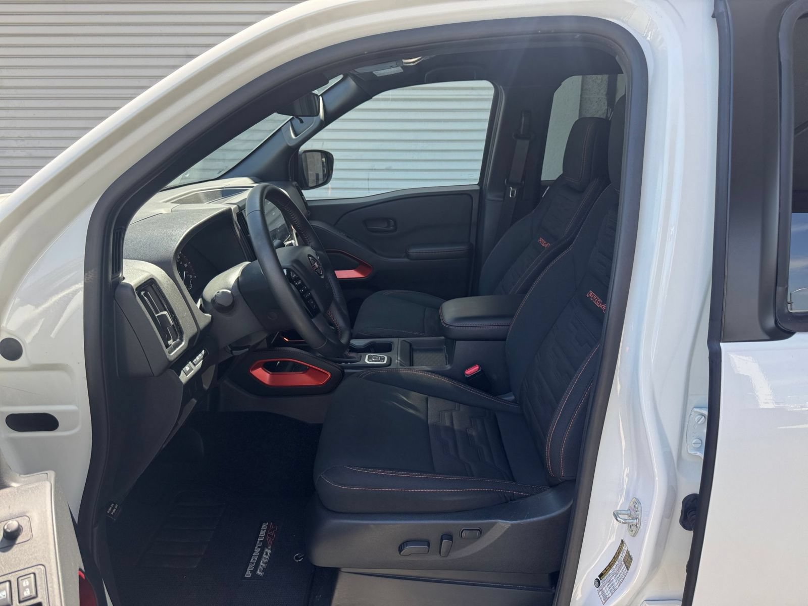 Used 2026 Nissan Frontier PRO-4X AWD/4WD image 27