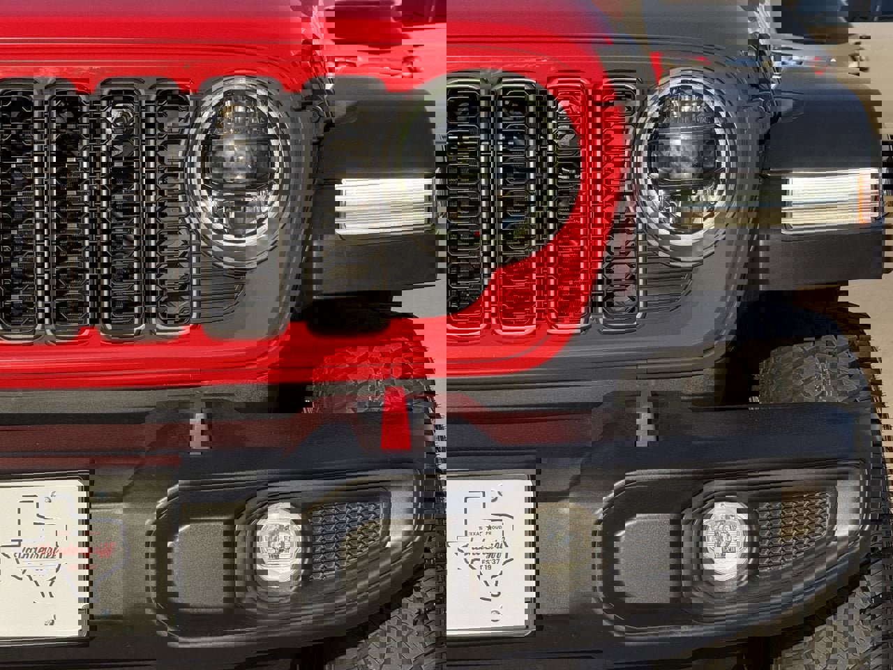 Used 2025 Jeep Wrangler Unlimited Rubicon w/ Convenience Group image 8