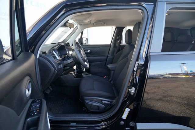 Used 2023 Jeep Renegade Latitude image 17
