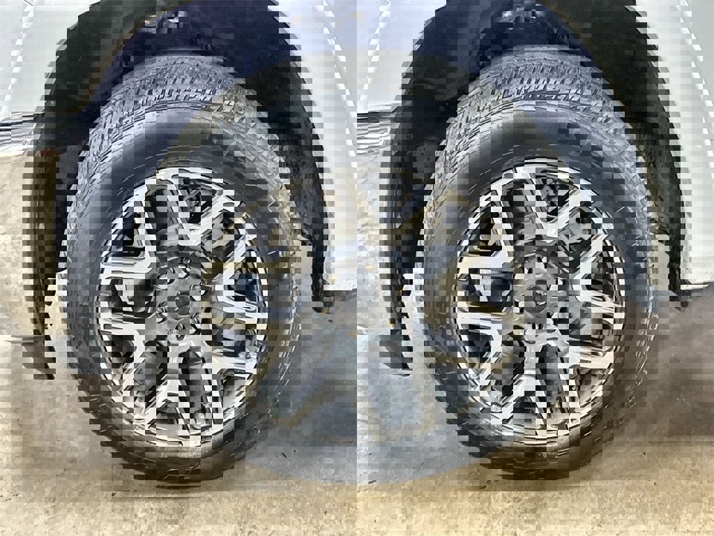 Used 2025 RAM 1500 Laramie image 32