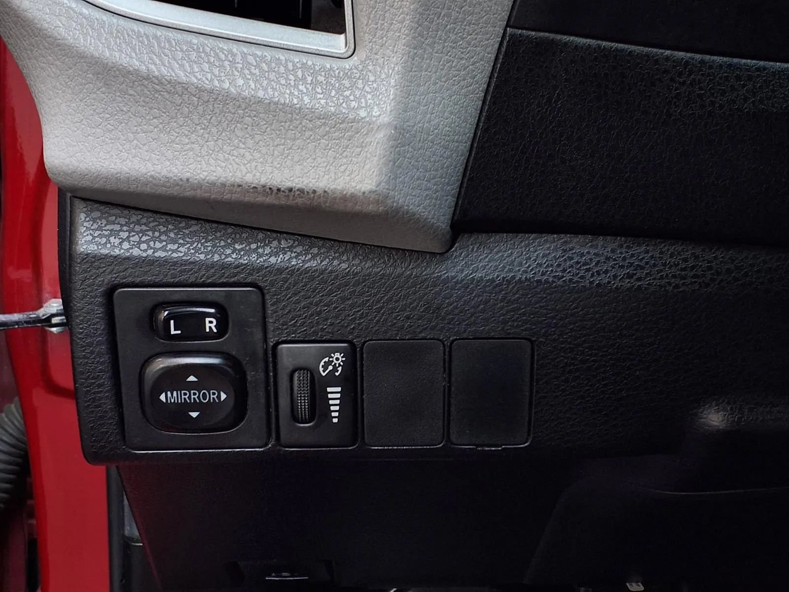Used 2016 Toyota Corolla LE FWD image 23
