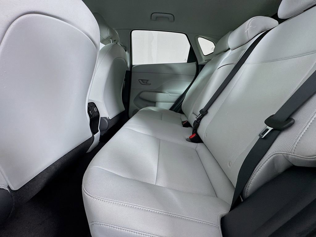 Used 2024 Hyundai Kona SEL image 30