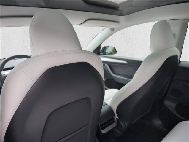 Used 2024 Tesla Model Y Long Range AWD/4WD image 21