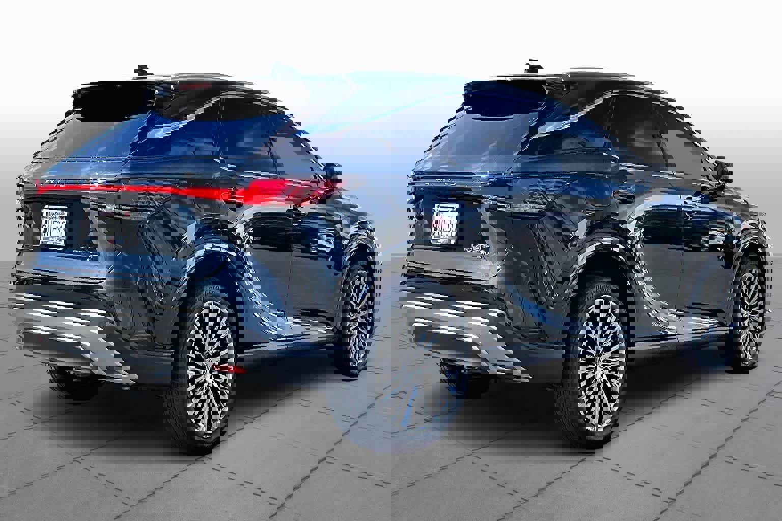 Used 2025 Lexus RX 450h Luxury w/ Convenience Package image 12