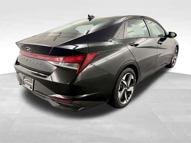 Used 2023 Hyundai Elantra SEL w/ Convenience Package image 9