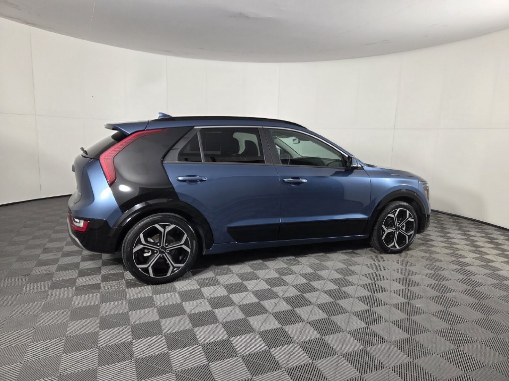 Used 2023 Kia Niro SX Touring FWD image 5