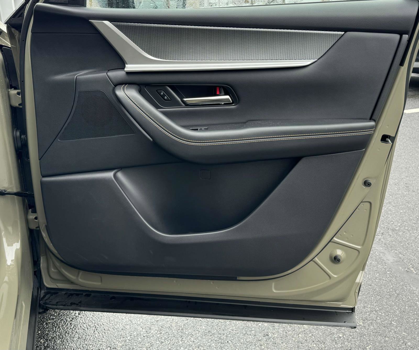 Certified 2025 MAZDA CX-70 Plug-In Hybrid w/ Premium Plus image 11