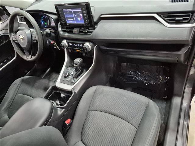 Used 2020 Toyota RAV4 LE AWD/4WD image 21