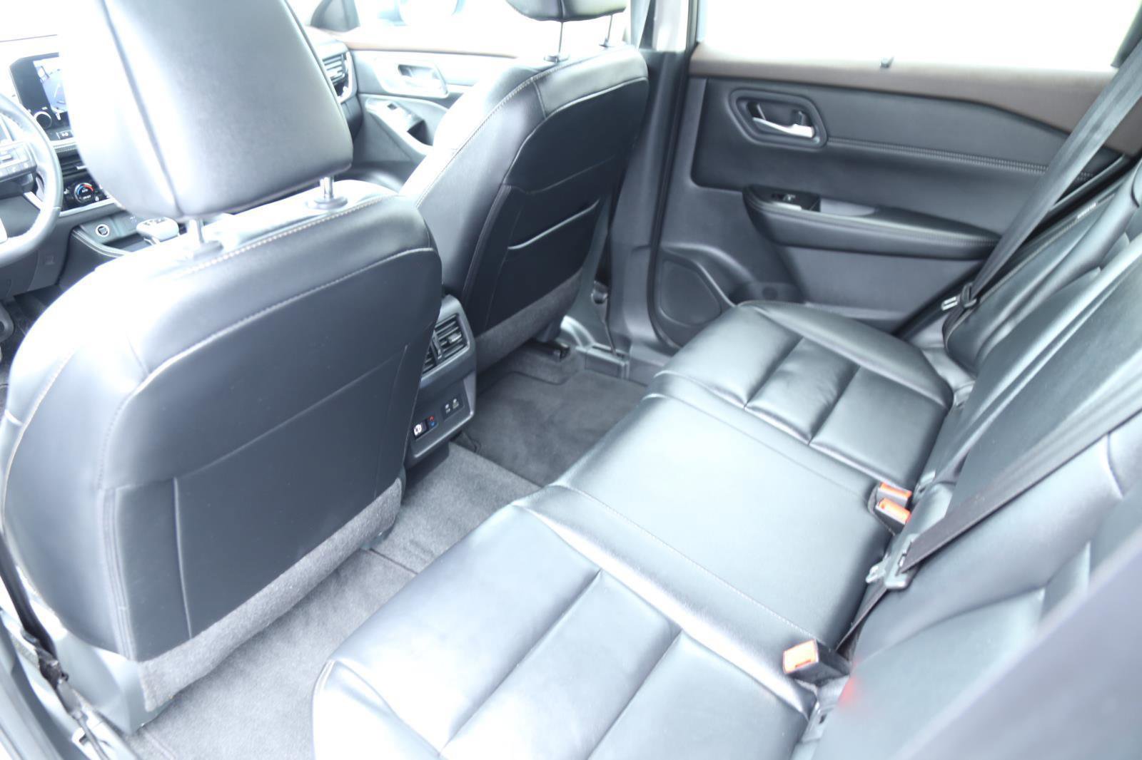 Used 2023 Nissan Rogue SL w/ SL Premium Package image 27