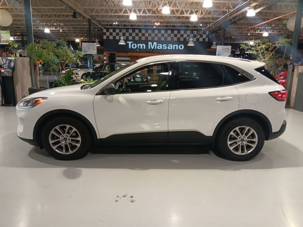 Used 2022 Ford Escape SE w/ Convenience Package FWD image 9