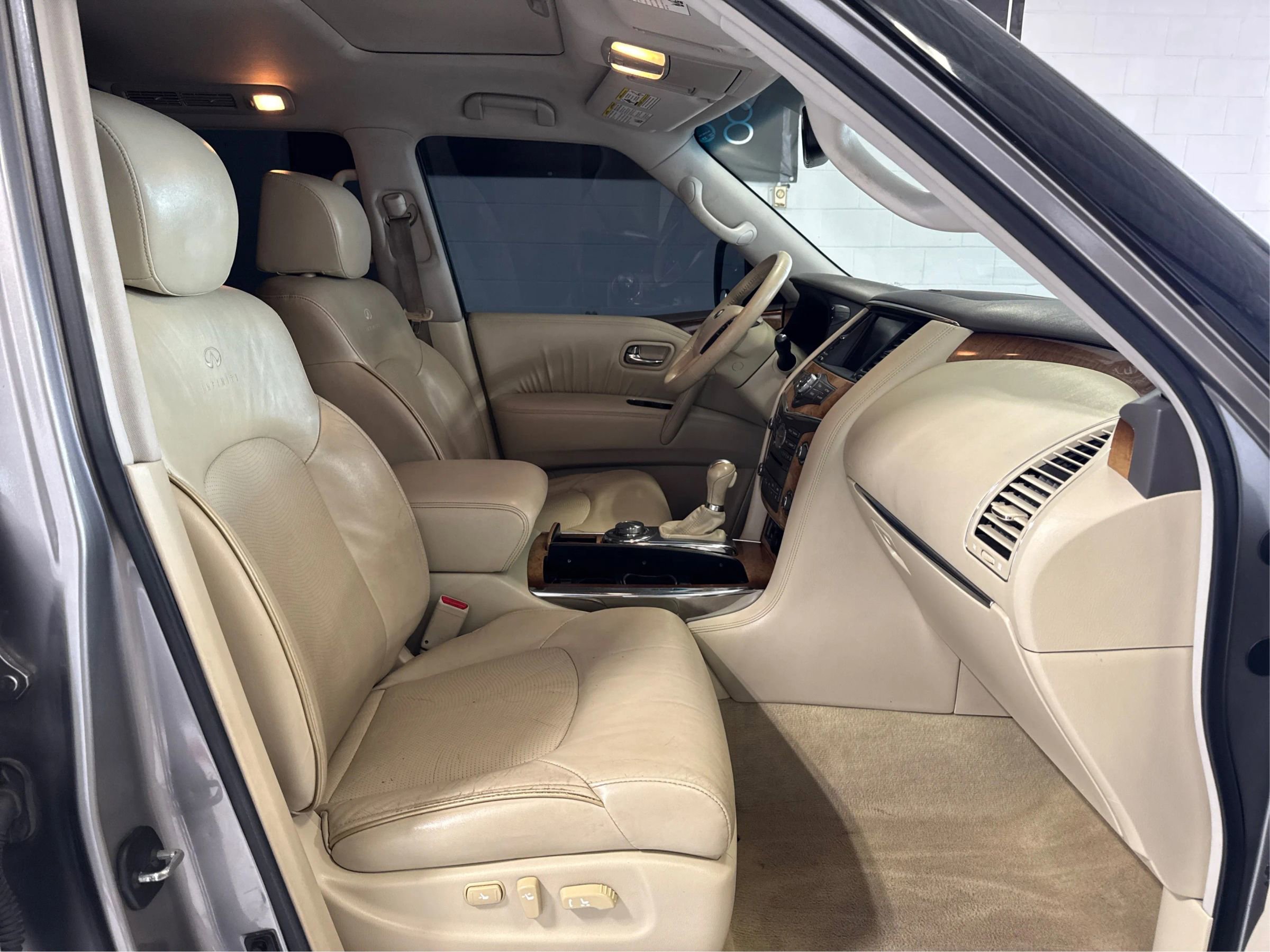 Used 2012 INFINITI QX56 4WD w/ Theater Pkg image 15