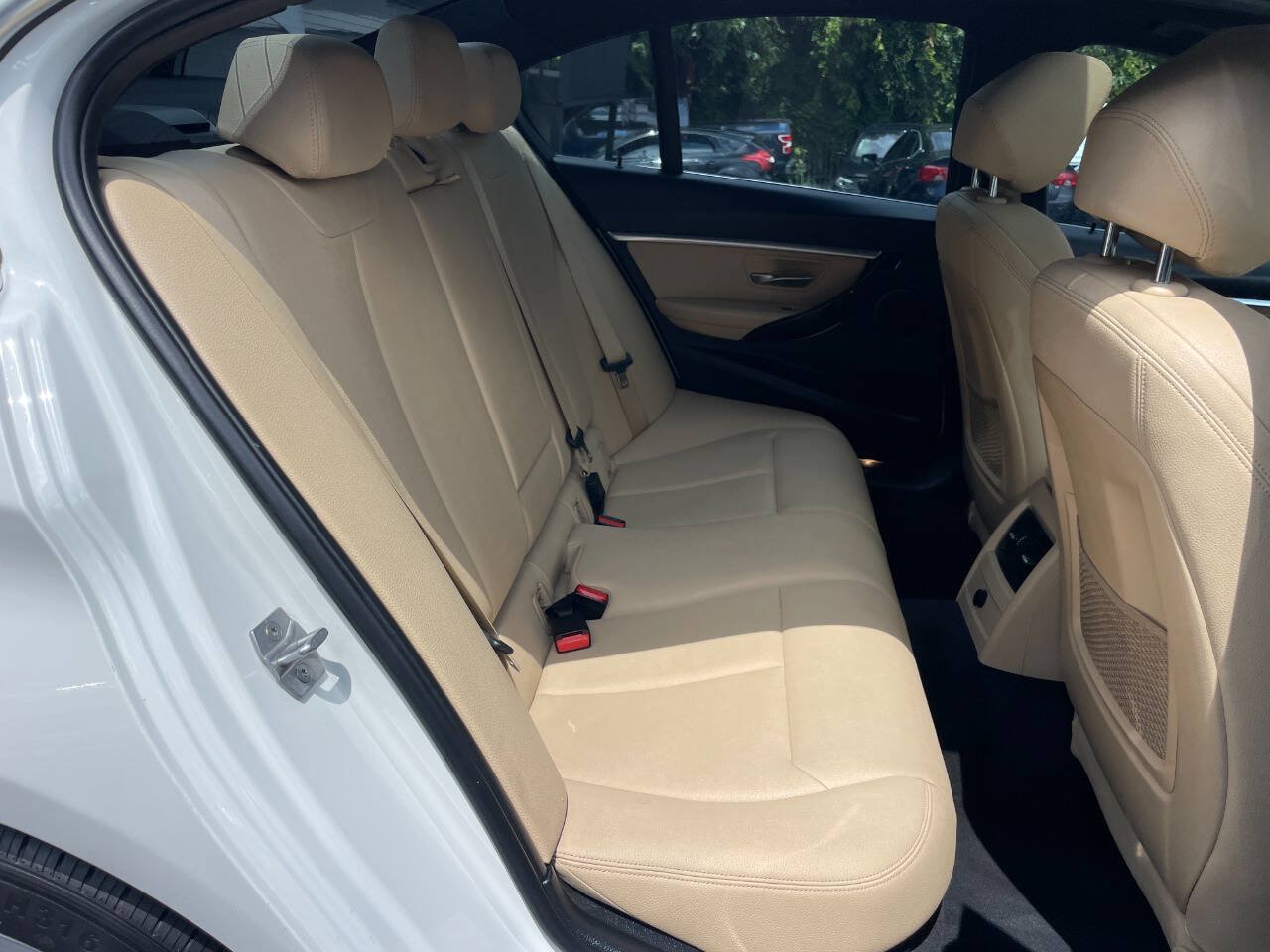 Used 2017 BMW 330i Sedan RWD image 18