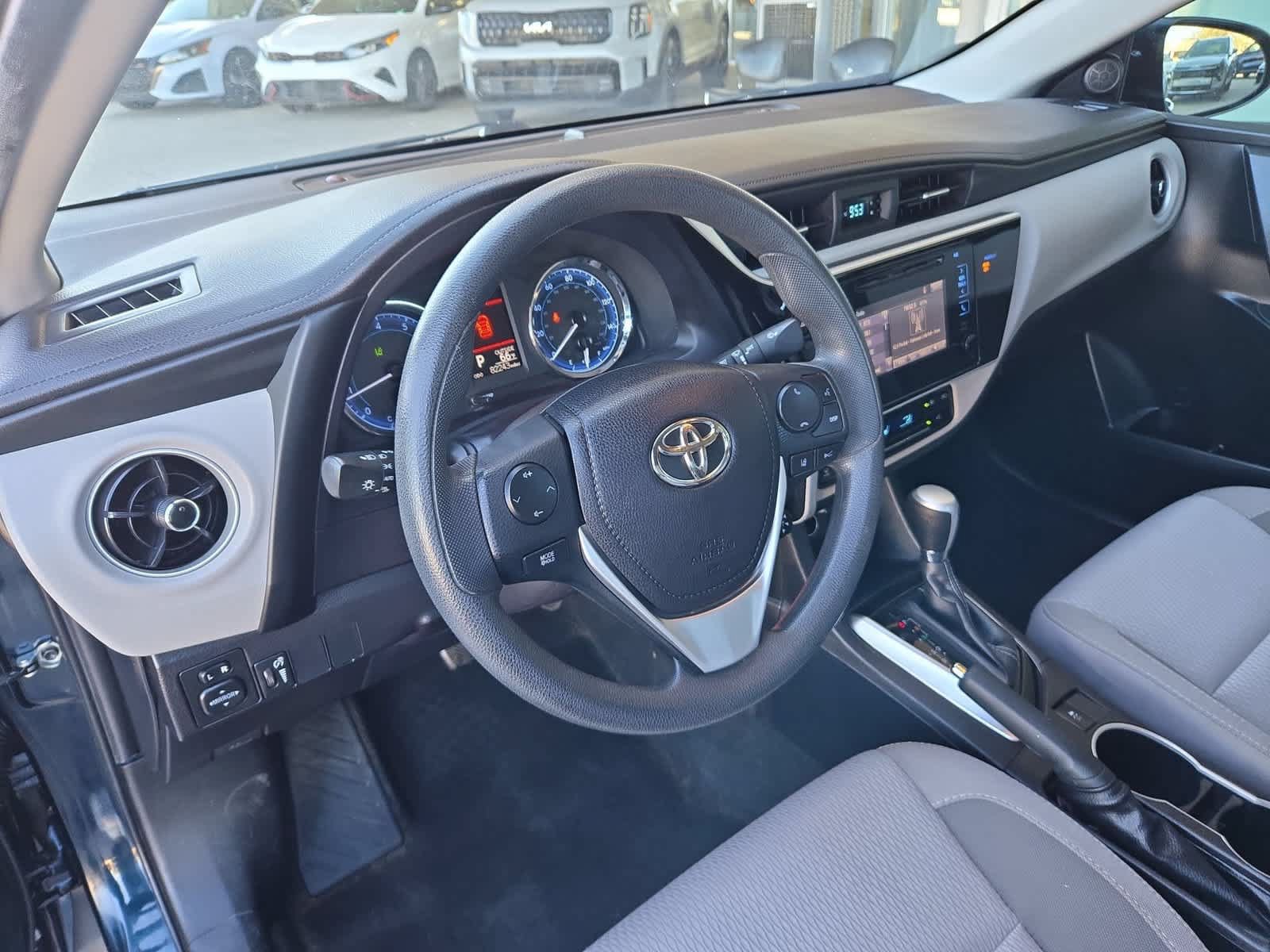 Used 2019 Toyota Corolla LE w/ Carpet Mat Package (TMS) FWD image 10