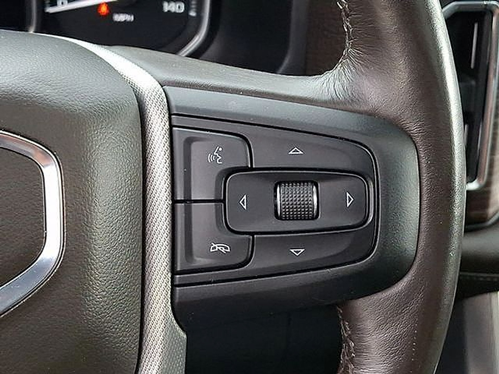 Used 2021 GMC Yukon Denali w/ Denali Ultimate Package AWD/4WD image 33