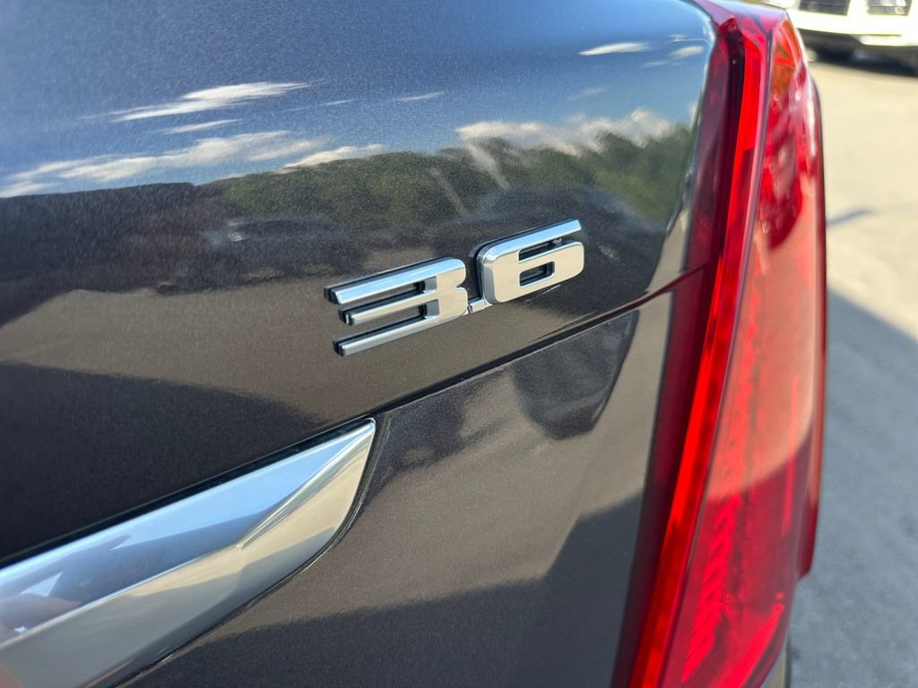 Used 2018 Cadillac XT5 Luxury w/ Driver Awareness Package FWD image 35