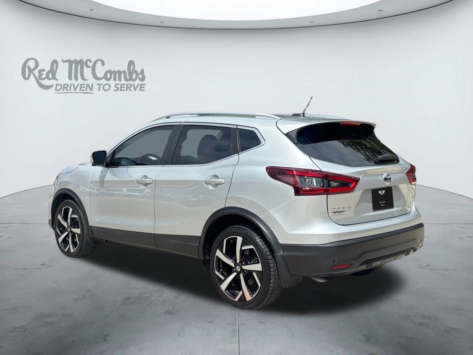 Used 2021 Nissan Rogue Sport SL w/ Premium Package image 3