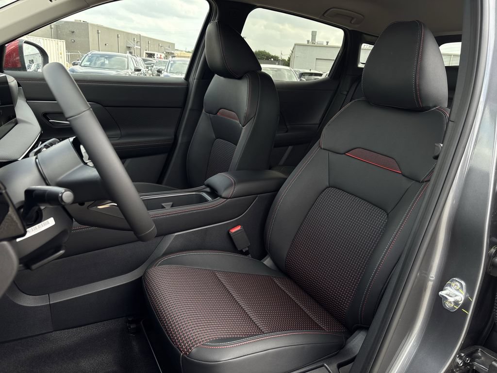 New 2026 Nissan Kicks SR w/ Cold Weather Package FWD image 22