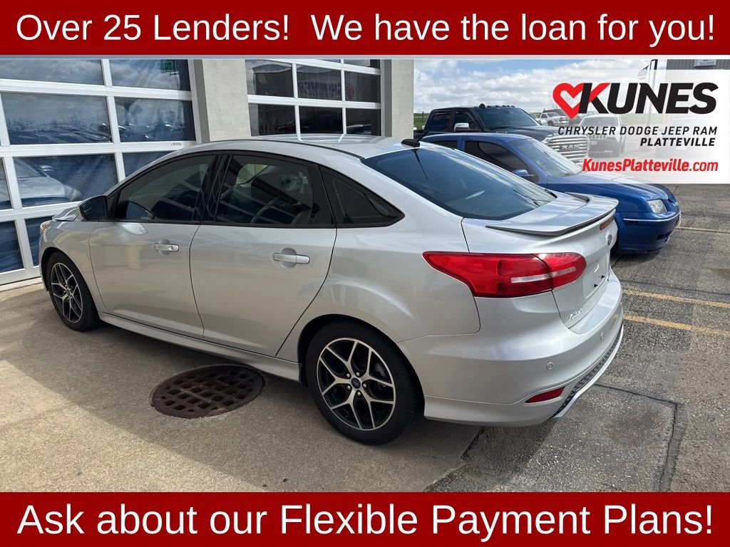 Used 2015 Ford Focus SE w/ SE Sport Package FWD image 11