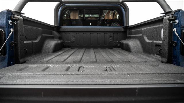 Used 2025 Jeep Gladiator Sport AWD/4WD image 11