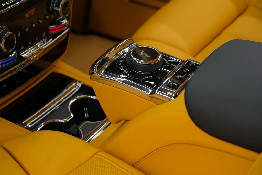 Used 2026 Rolls-Royce Phantom Sedan RWD image 27