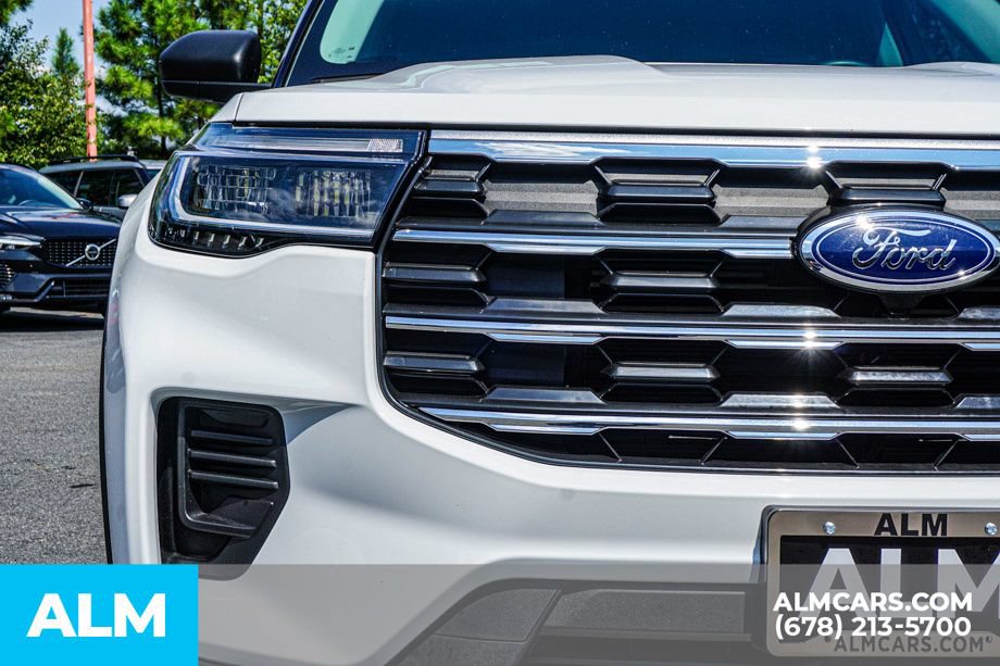 Used 2025 Ford Explorer Active RWD image 11