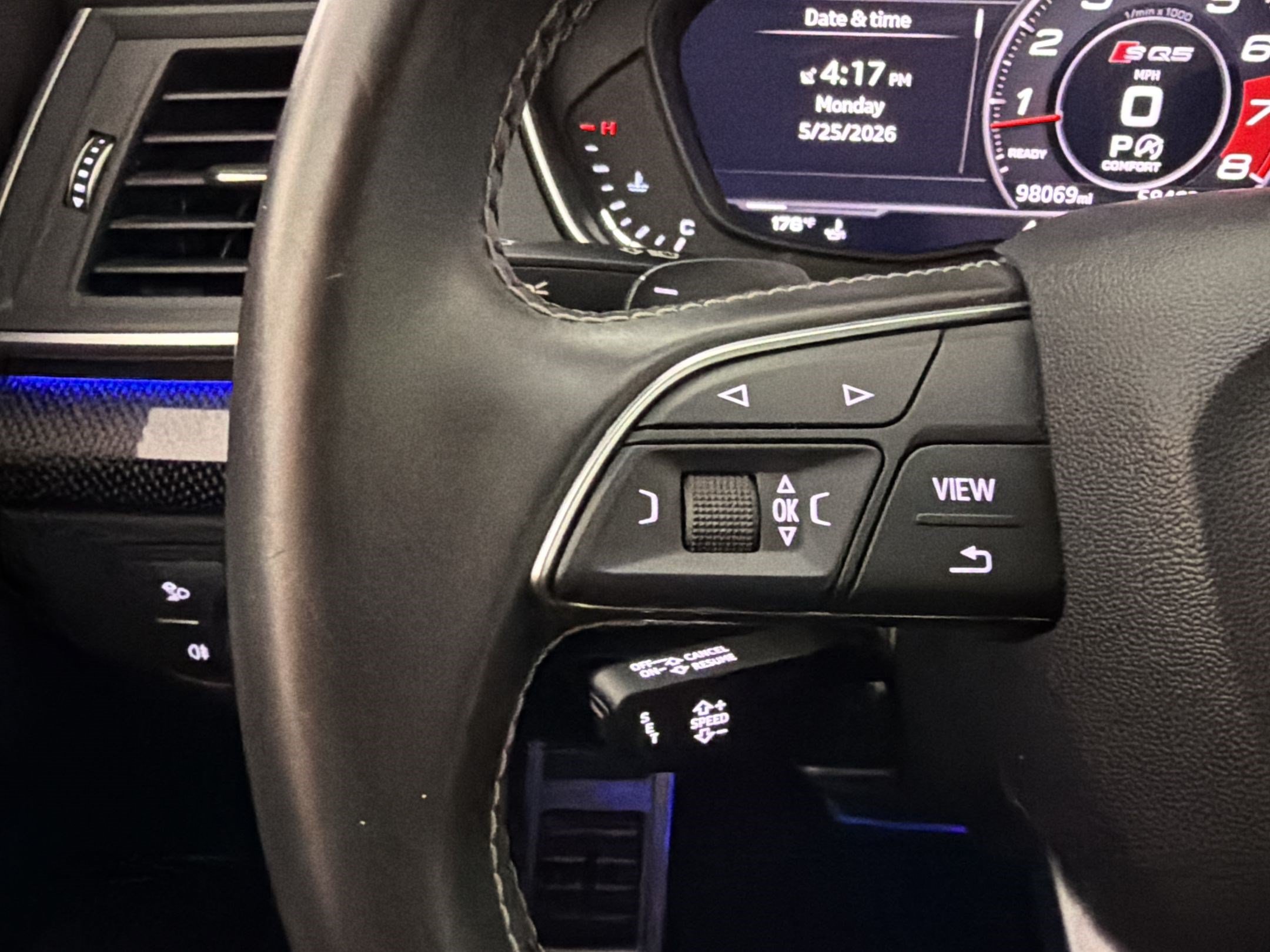 Used 2018 Audi SQ5 Prestige w/ Prestige Package AWD/4WD image 10