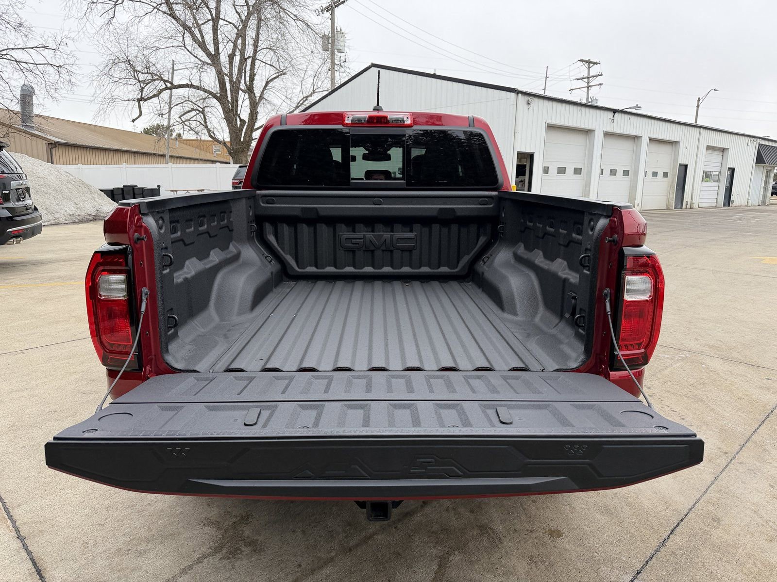 Used 2025 GMC Canyon Denali image 31