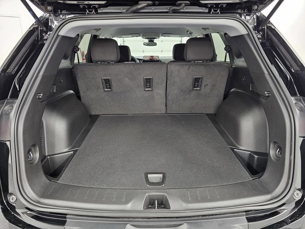 Used 2026 Chevrolet Blazer LT FWD image 27