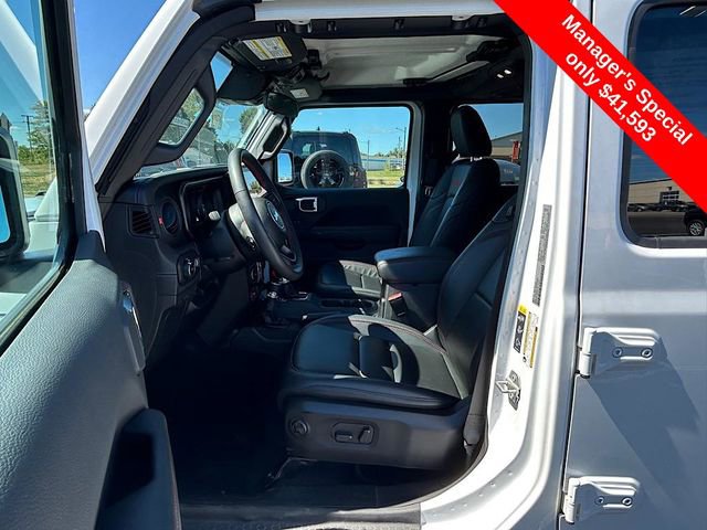 Used 2024 Jeep Wrangler Unlimited Rubicon w/ Convenience Group image 12