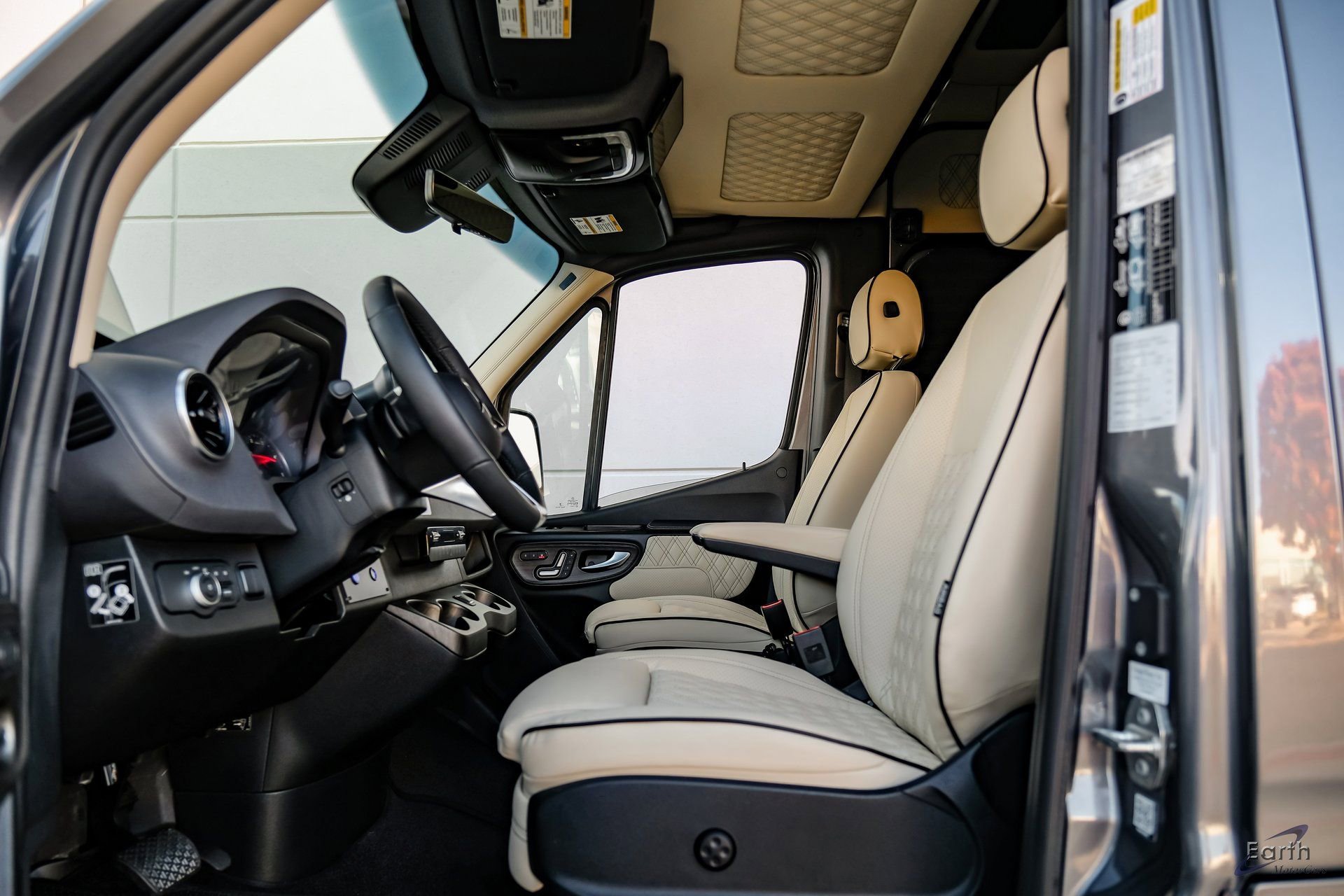 Used 2025 Mercedes-Benz Sprinter 3500 image 33