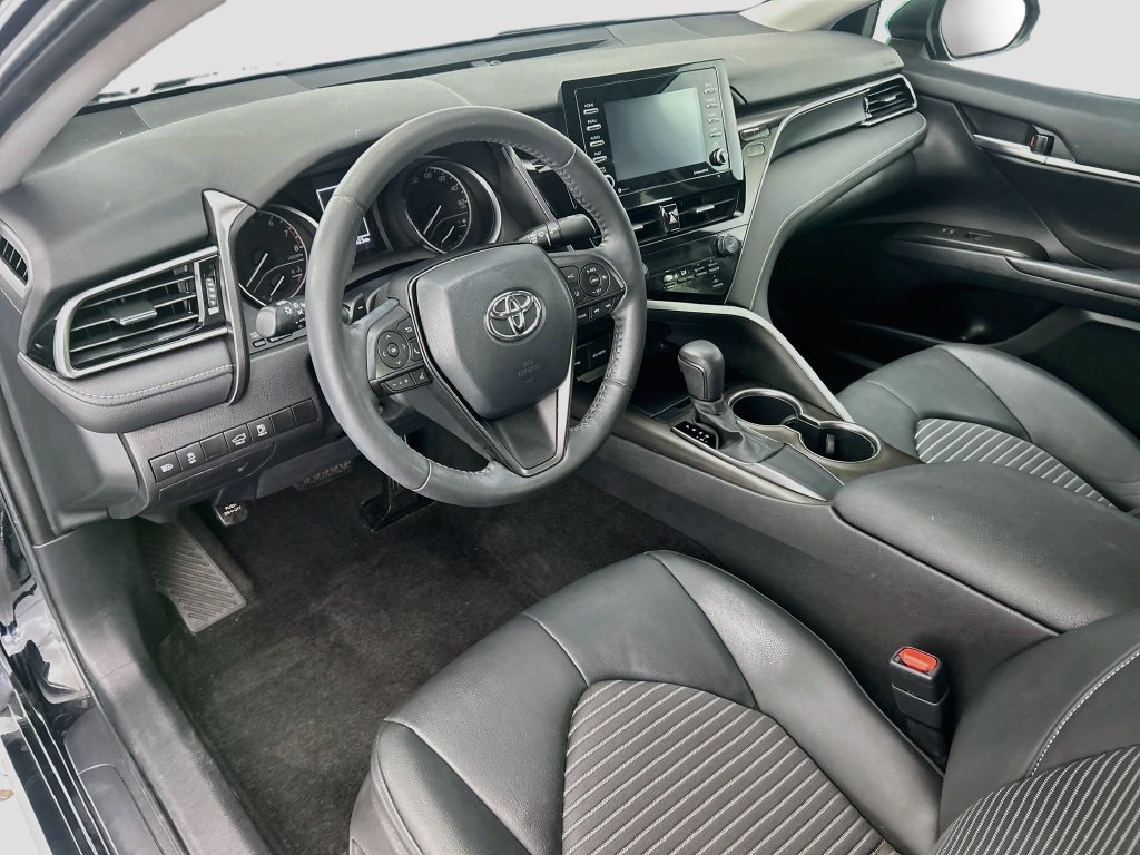 Used 2021 Toyota Camry SE w/ Carpet Mat Package (TMS) FWD image 9
