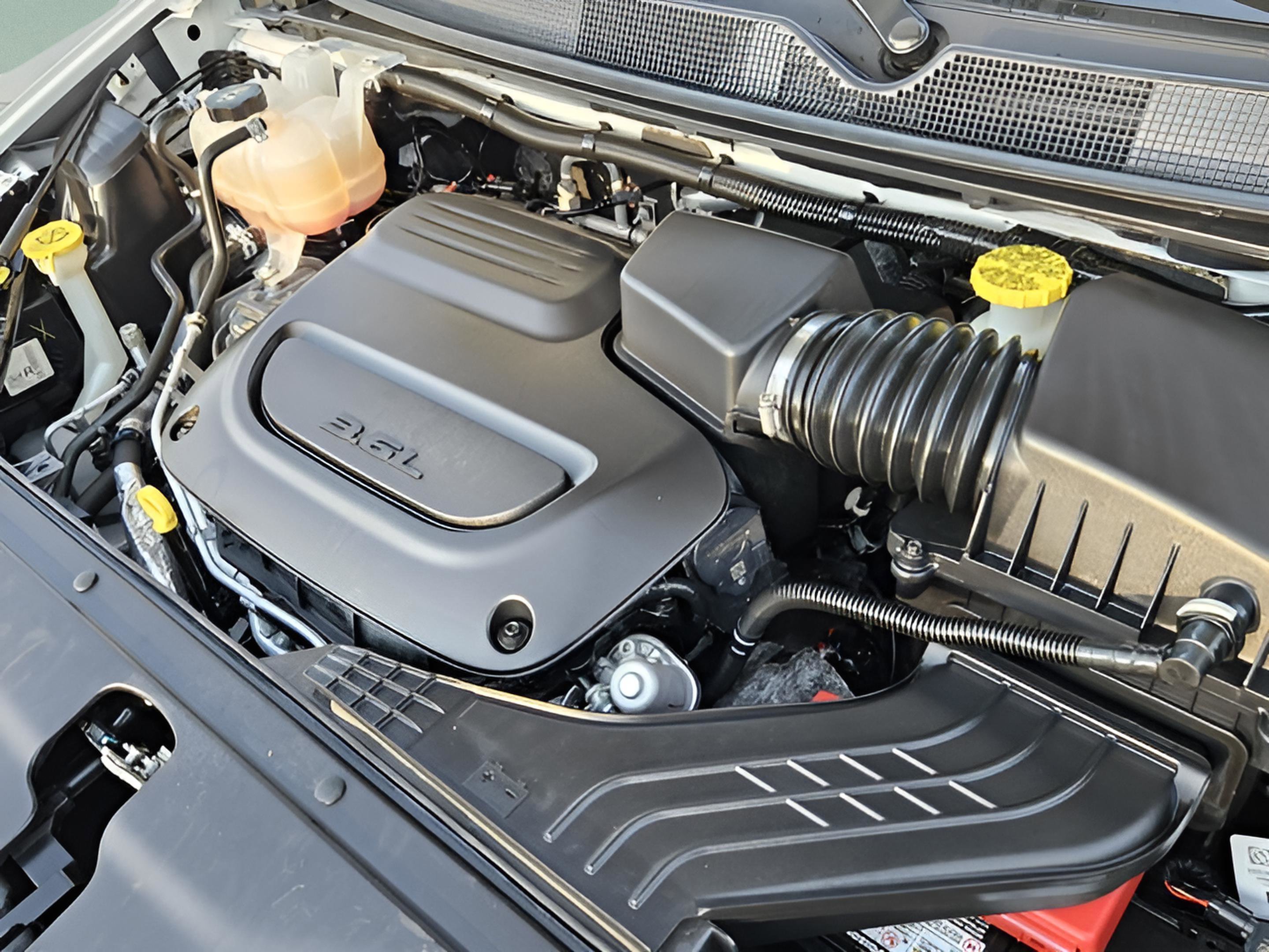 Used 2023 Chrysler Pacifica Touring-L image 27